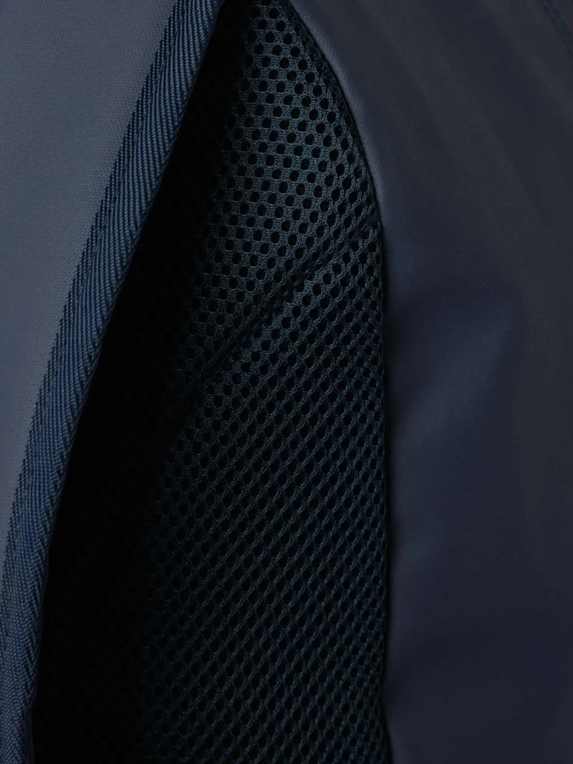 Borg Duffle Backpack 28L