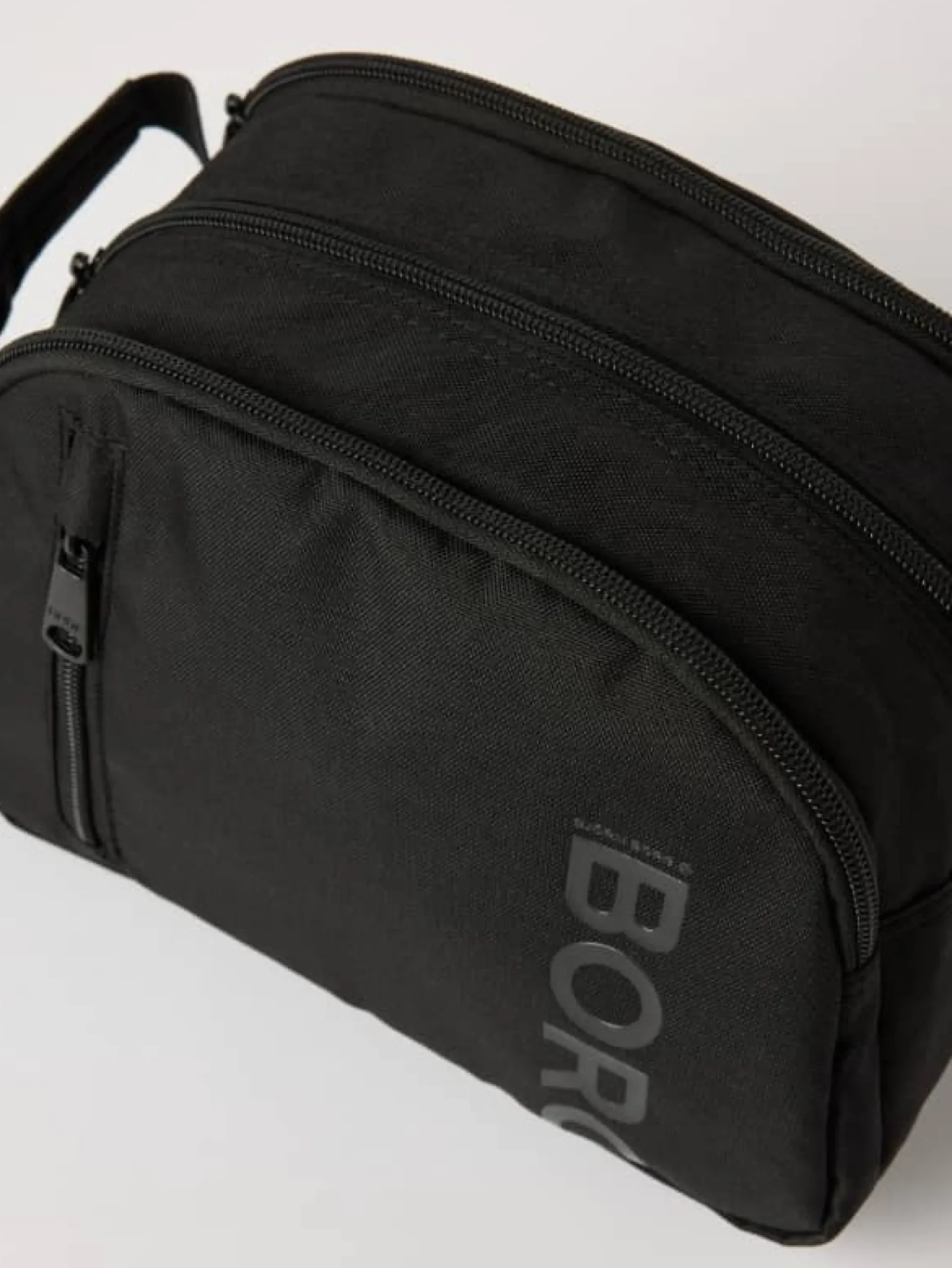 Core Wash Bag Standing