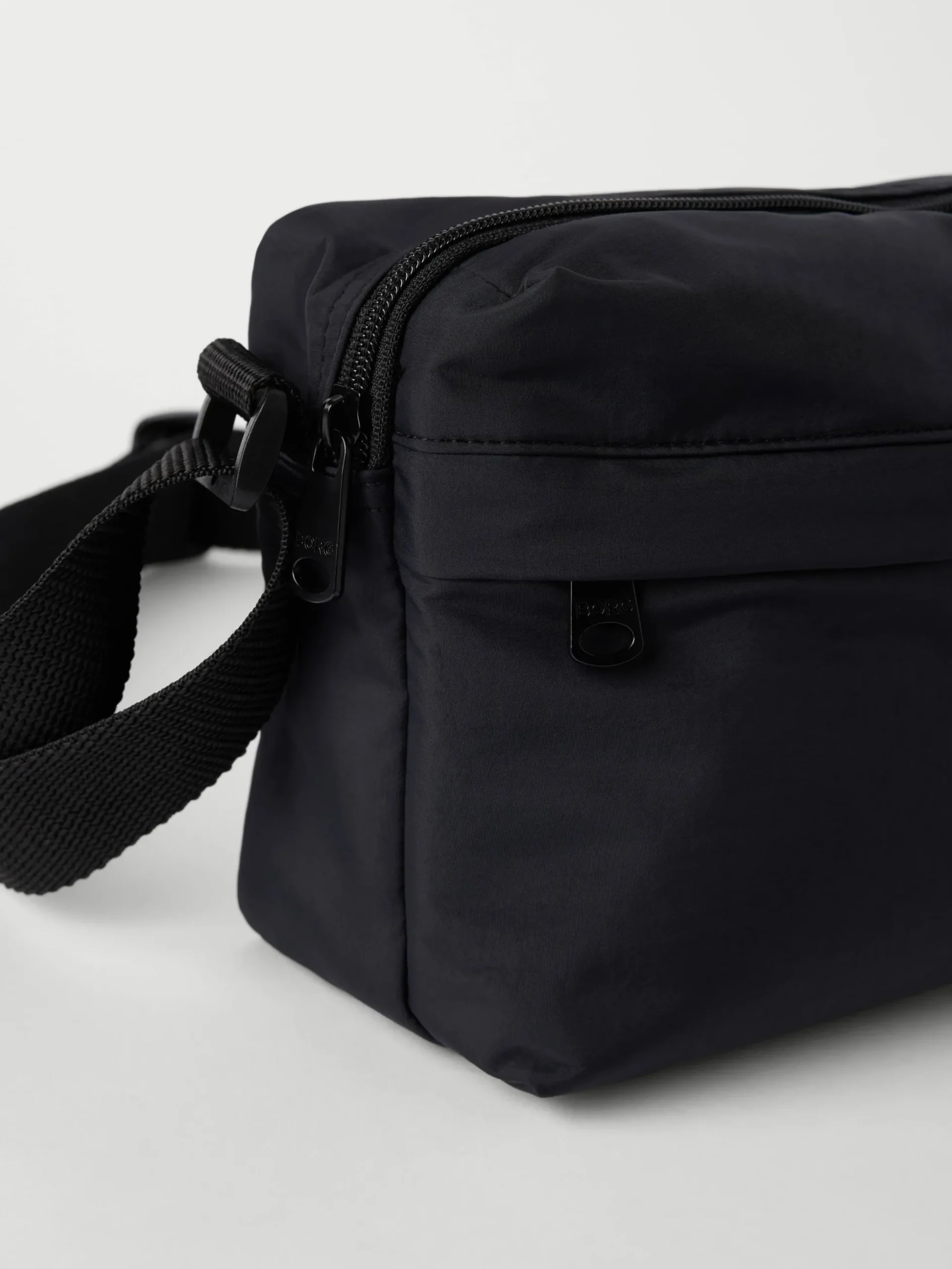 Studio Active Crossover Bag