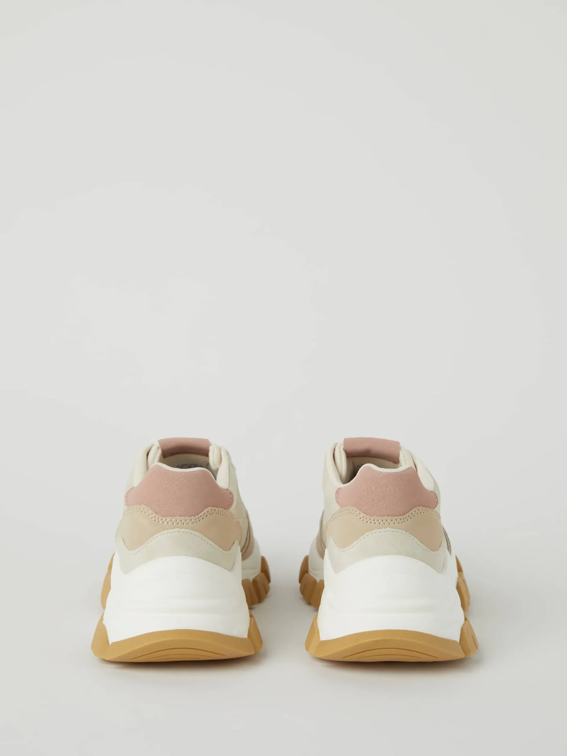 Women's Sneakers R2600